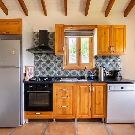 Ferienhaus Karaincirevleri Muestakil Tas Ev
