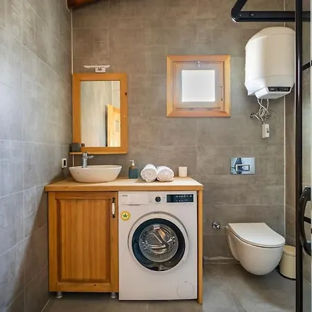 Ferienhaus Karaincirevleri Muestakil Tas Ev