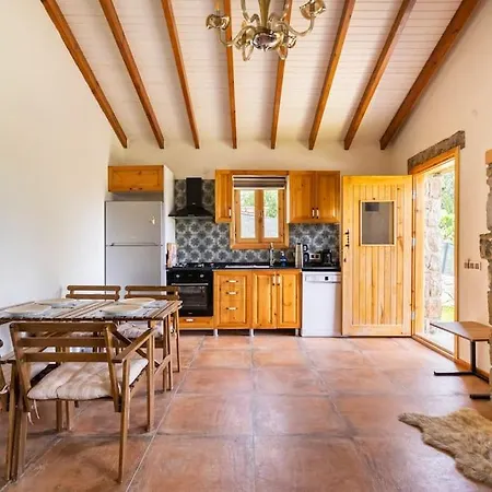 Ferienhaus Karaincirevleri Muestakil Tas Ev Emecik