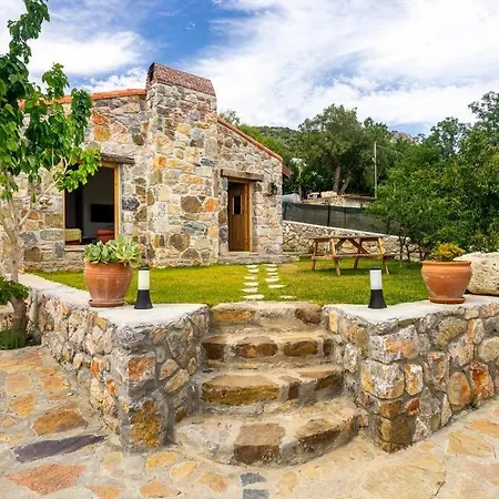 Ferienhaus Karaincirevleri Muestakil Tas Ev *